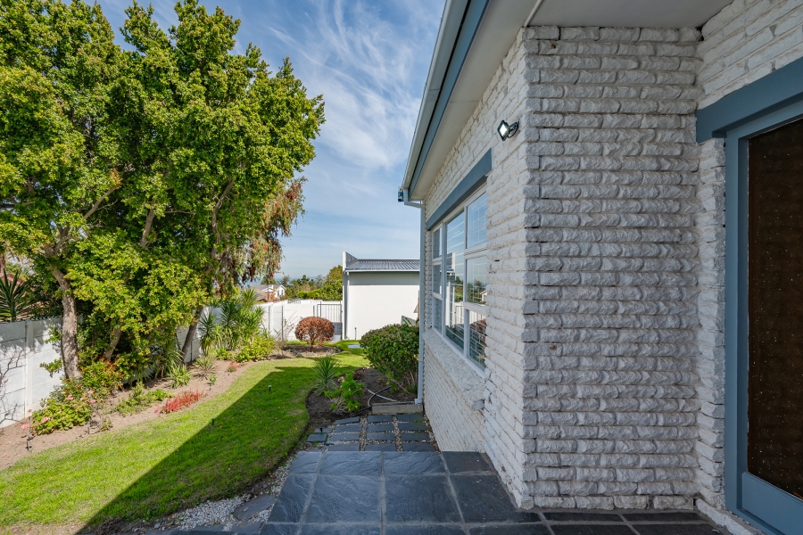 4 Bedroom Property for Sale in Briza Western Cape
